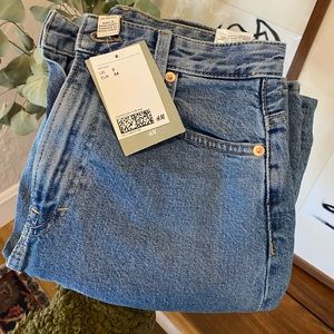 H&M Relaxed Tapered High Jeans (Size 2)